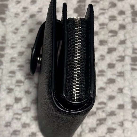 COACH Cross Grain Leather Medium Corner Zip Wallet Such Amazing Condition! EUC - Picture 7 of 16